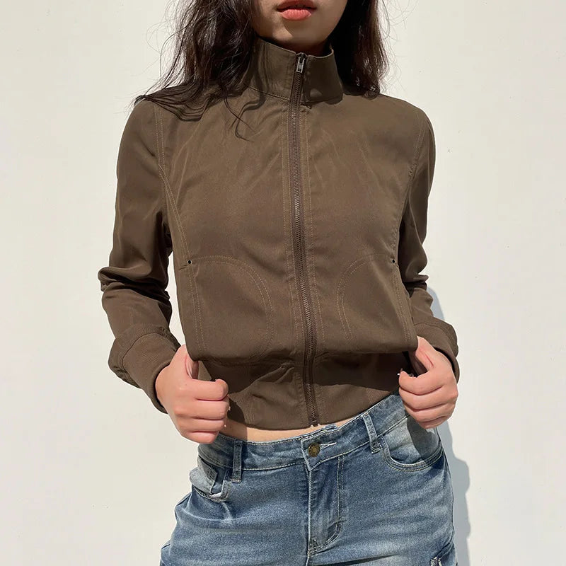 Women’s Cropped Zip-Up Jacket with Fitted Waist and Sporty Minimalist Design