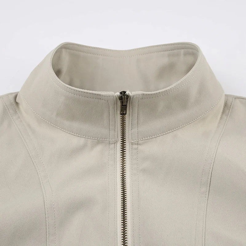 Women’s Cropped Zip-Up Jacket with Fitted Waist and Sporty Minimalist Design