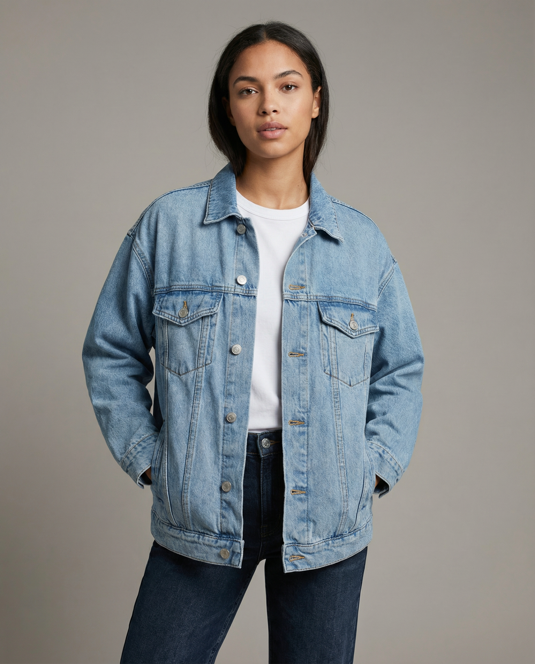 Women’s Oversized Denim Jacket with Classic Collar and Relaxed Streetwear Fit