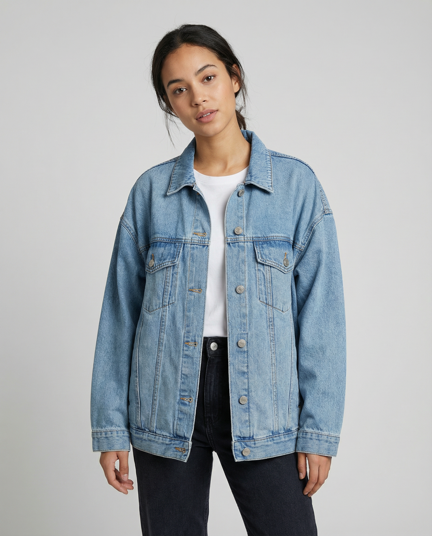 Women’s Oversized Denim Jacket with Classic Collar and Relaxed Streetwear Fit