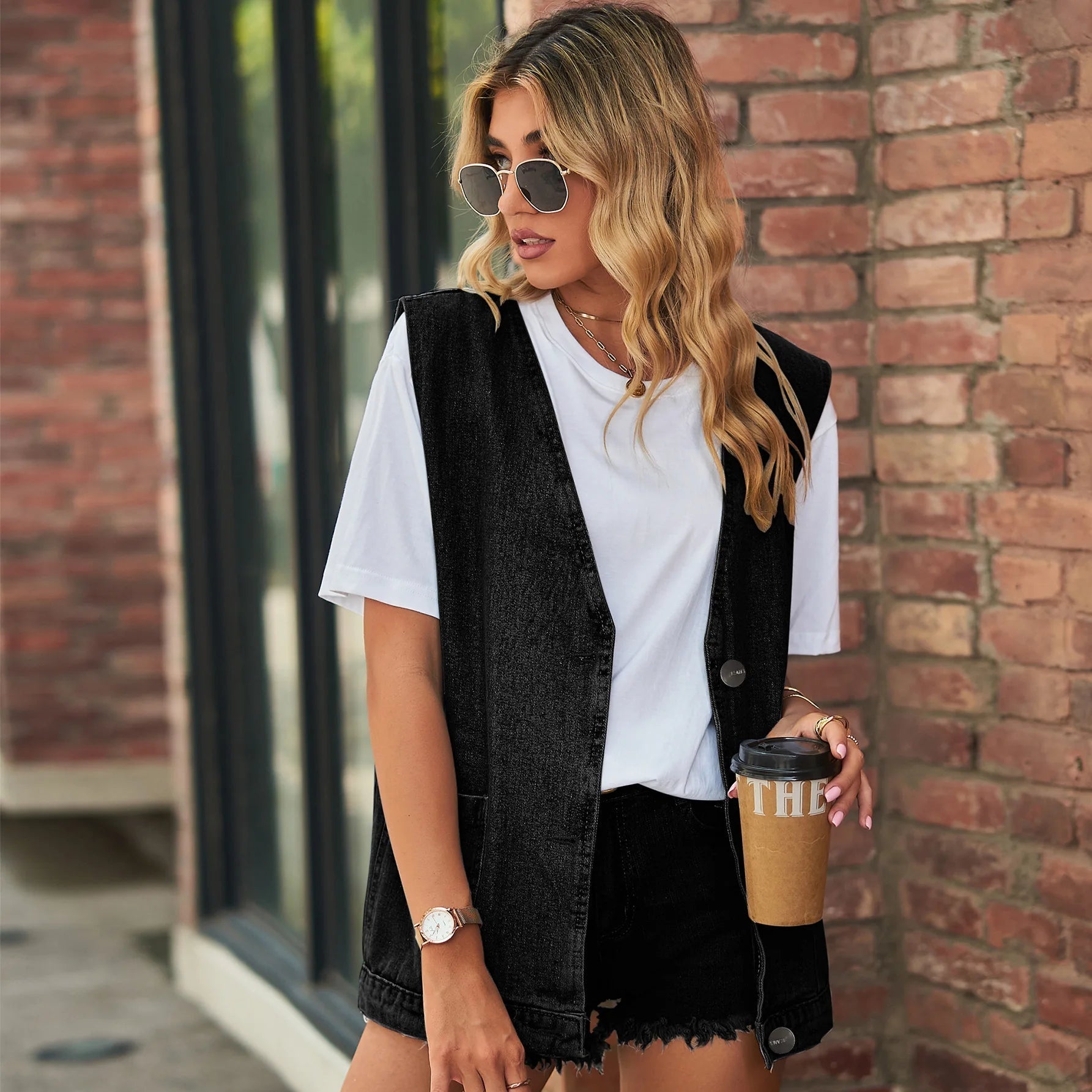 Women’s Minimalist Denim Vest with Sleeveless Design and Relaxed Fit