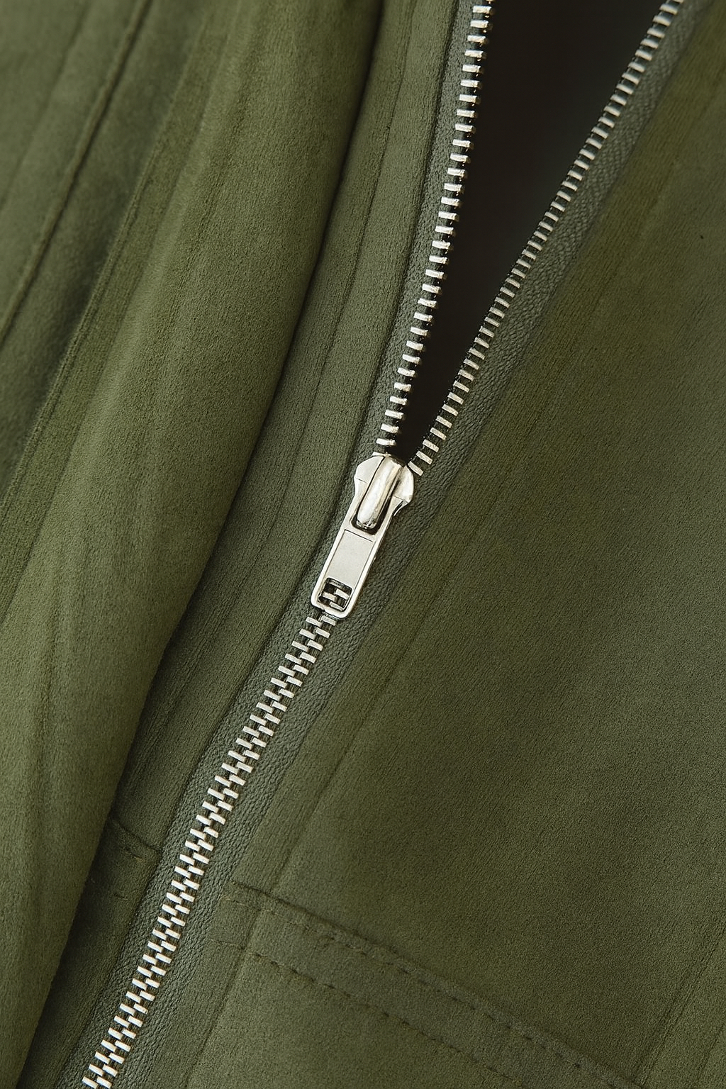 Elegant Green Bomber Jacket with Timeless Style