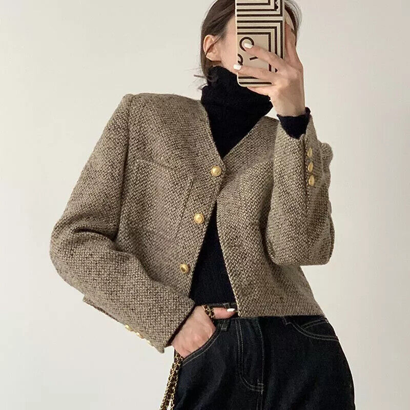 Cropped Boxy Blazer – Tweed Jacket with Gold Buttons